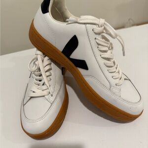 Veja V-12 Sneakers